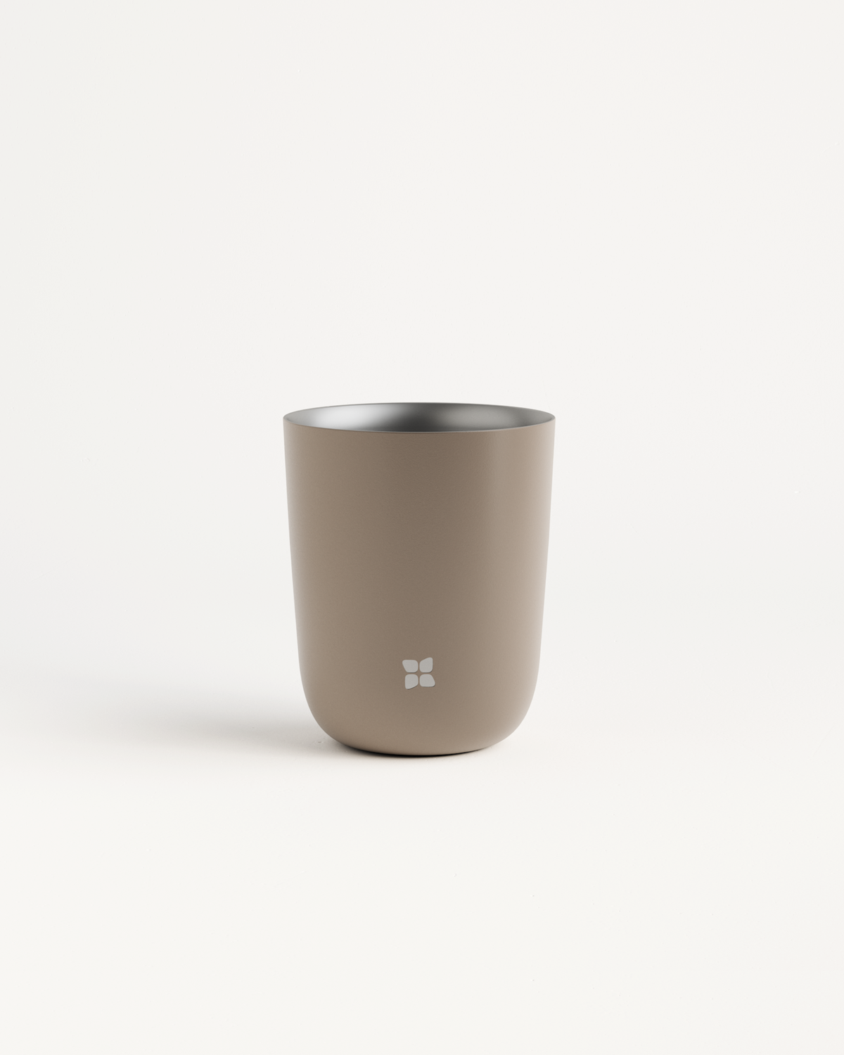 Стоманена чаша